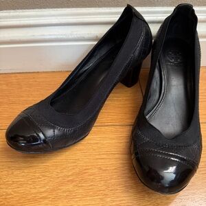 Tory Burch Quilted Pumps Gold Logo CARRIE Leather Cap Toe Heels Size 6.5